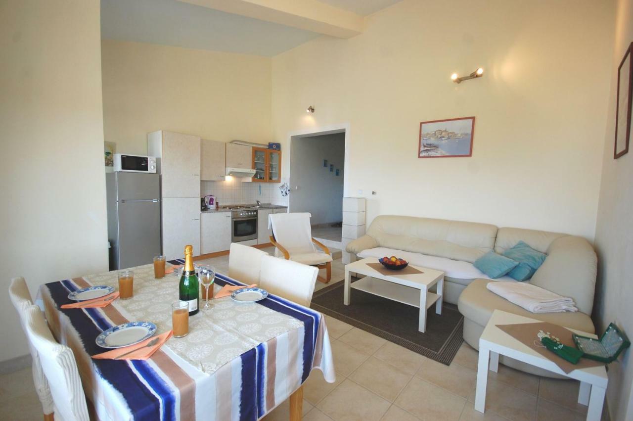 Apartments Nency By El-Pi Tours Malinska Zewnętrze zdjęcie